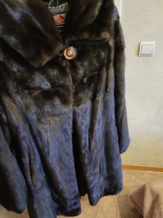 Продам норковую шубу, размер 46-48.