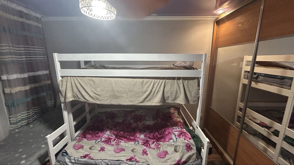 Продам двухярусную кровать