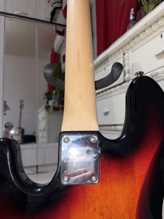 Продается Басс гитара fender squier affinity jazz bass sunburst