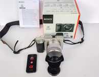 Безогледален фотоапарат Sony a6000 на 1500 кадъра - сребърната версия!