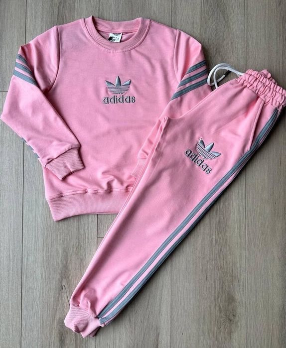 Спортен екип за момиче Adidas

Лилав 6г
Сив 10г
Розов 6г и 14г

Цена:6