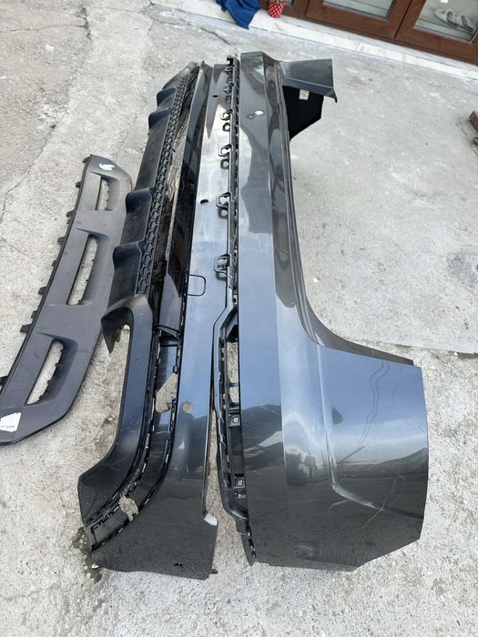 Bară spate audi q8.