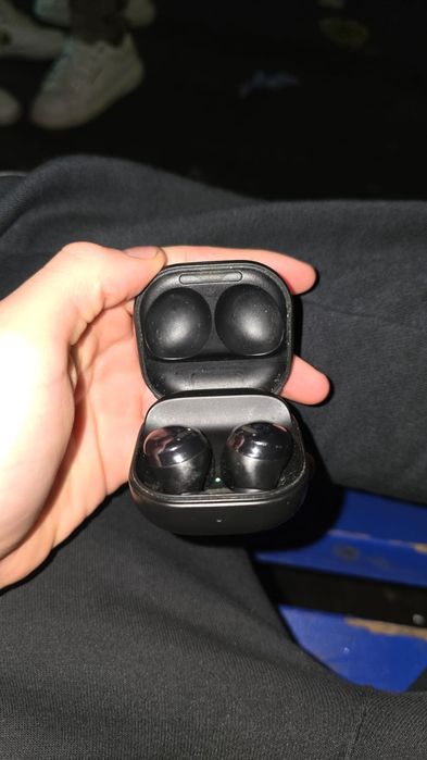 vand samsung galaxy buds pro aproape noi

folosite foarte putin