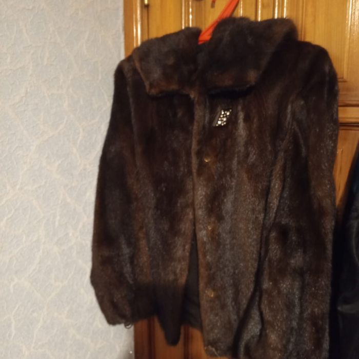 Продам Норковую шубу автоледи темно-коричневую