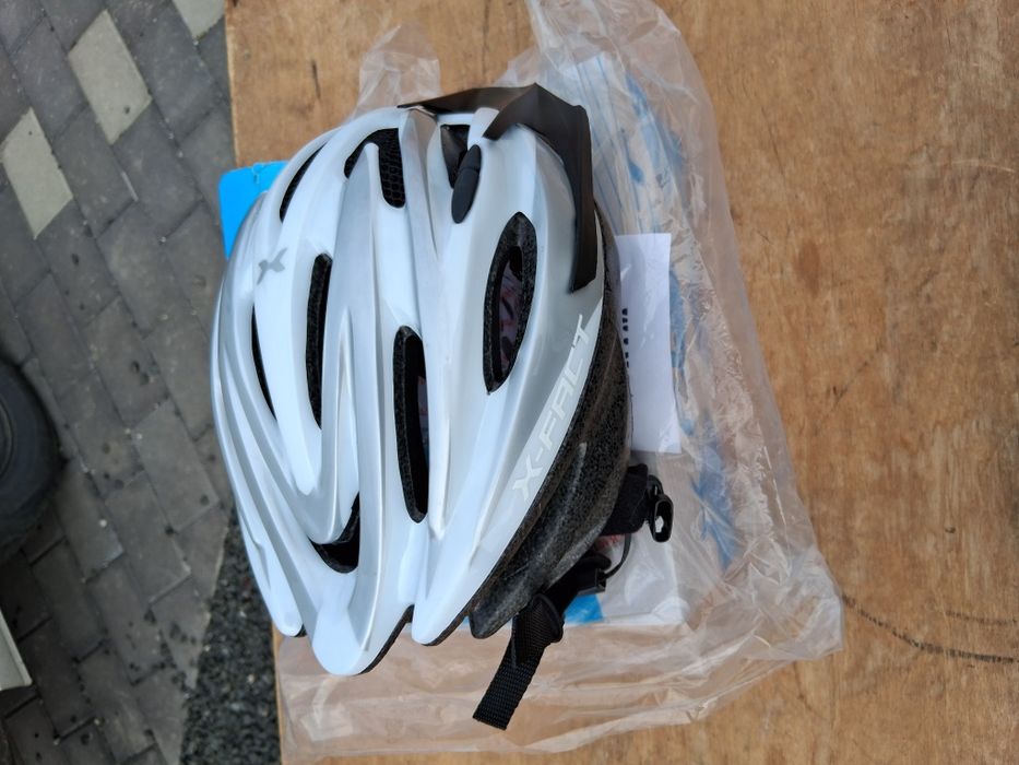 Vând  casca protectie