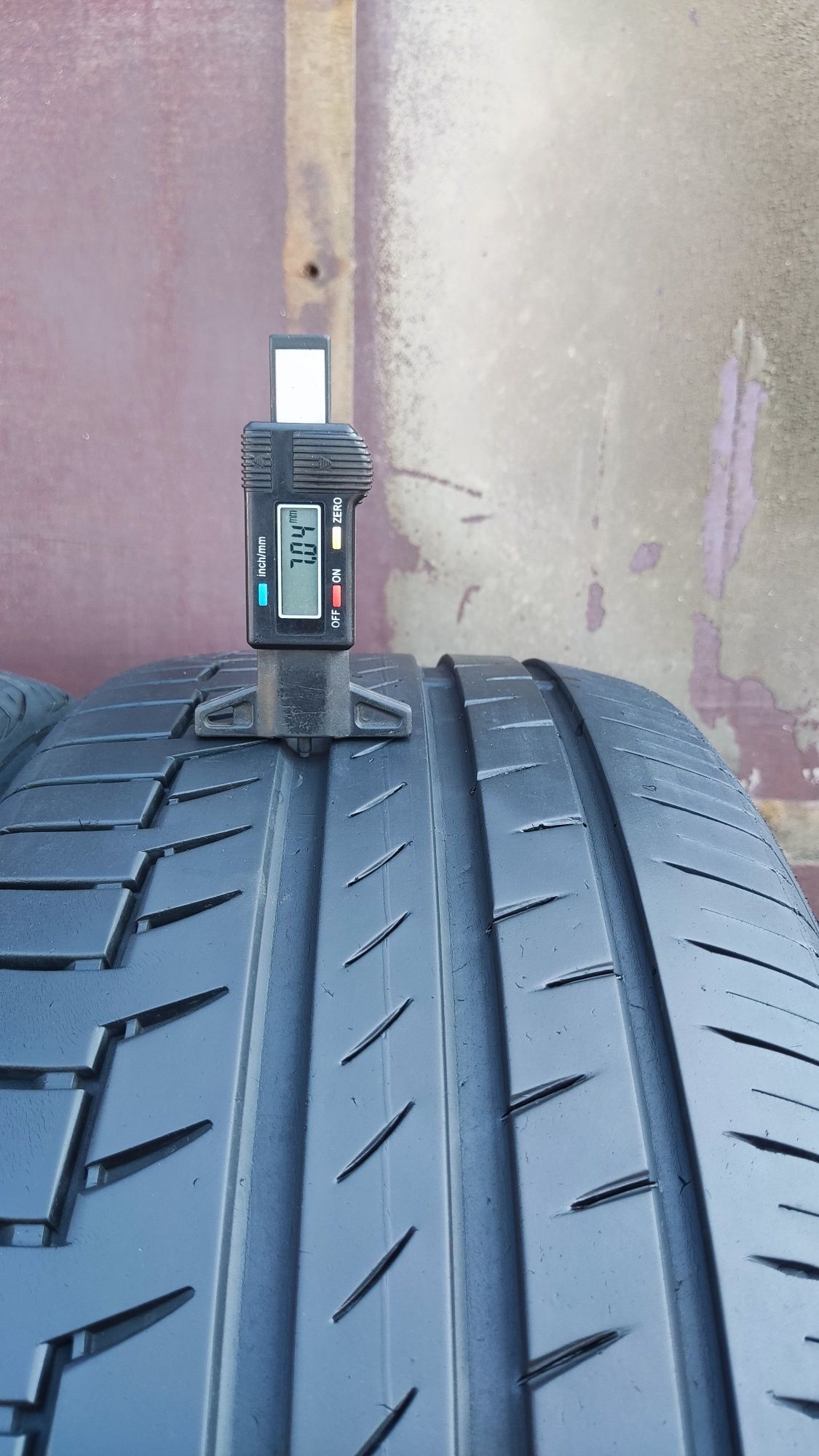 4бр. летни гуми 235/45/18 Continental Premium Contact 6
dot23
7mm
Добр