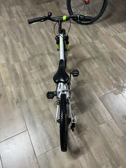 Vand bicicleta copii B.TWIN cu roti de 20” in stare foarte buna