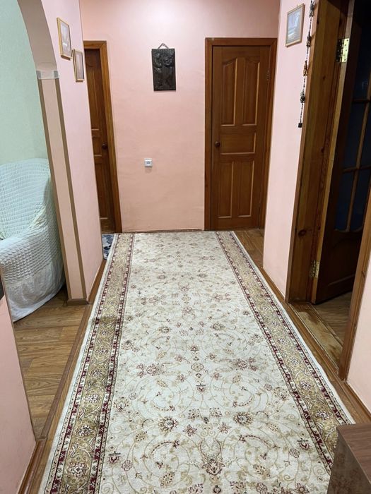 Срочно 3 комнатную квартиру в центре города