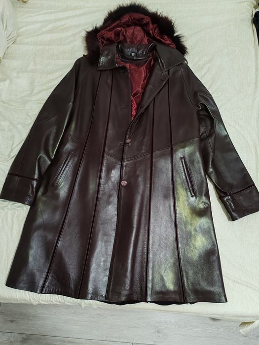 Vând haina piele dama
