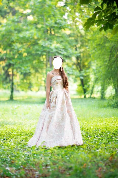 Продавам бална рокля