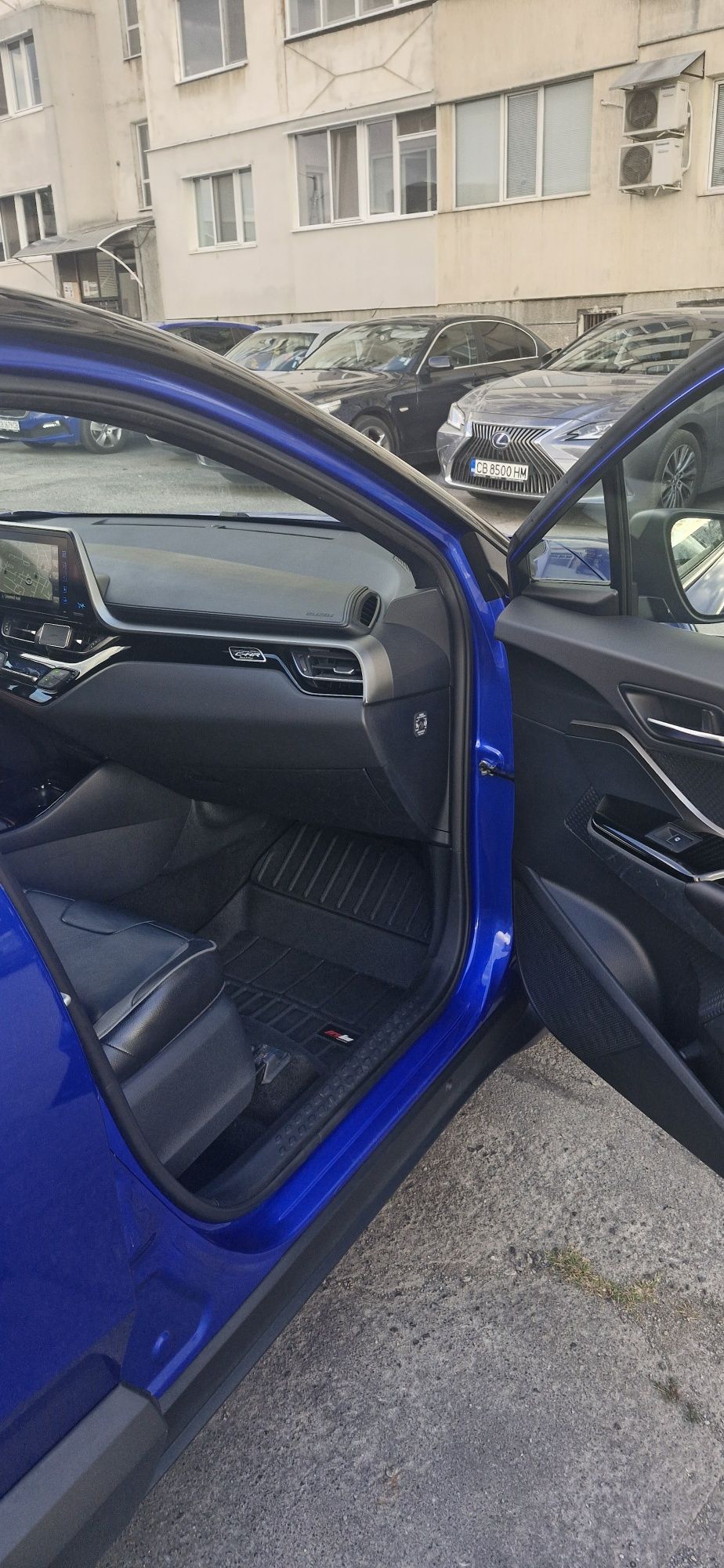 C-HR black edition