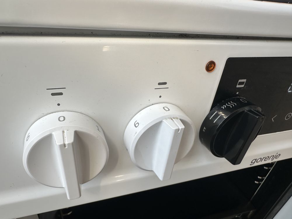 Готварска печка gorenje - комбинирана на газ и ток