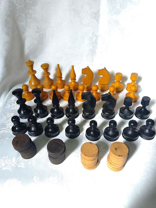 Стар дървен шах,Табла - Размери - 34 х 34см.