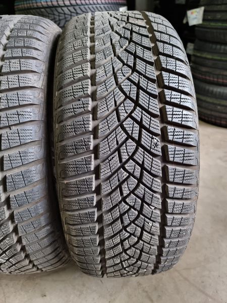 225/45/18 Goodyear 4piese