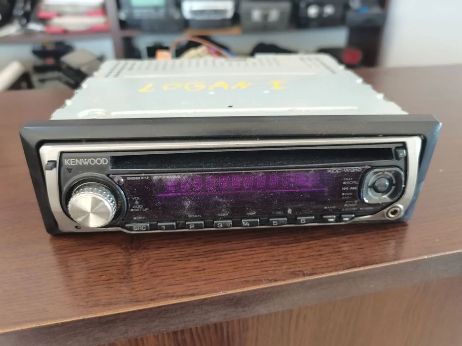 Radio casetofon Dacia Logan 1