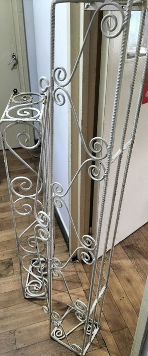 Jardiniere din fier forjat