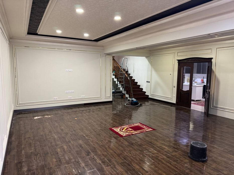 Гилам сарой тойхона оркасида 4 сотув 8 та хонали учаска сотилади