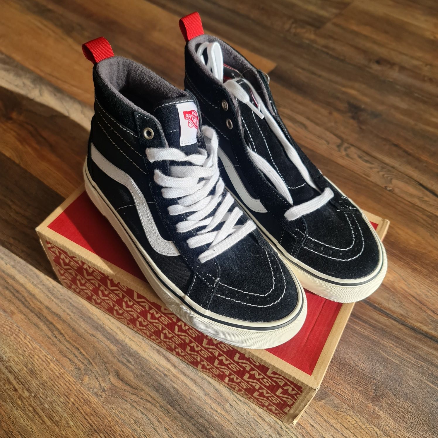 Van's Sk8-Hi Mte-1