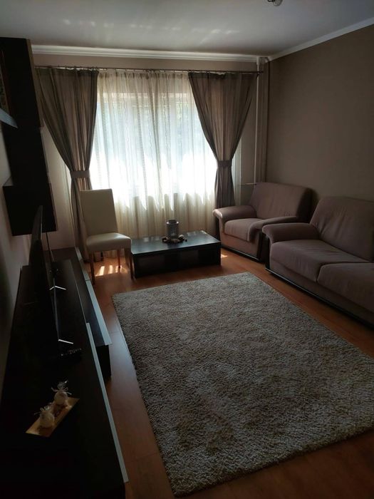 Vând apartament 3 camere