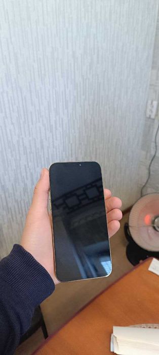 Iphone 12 pro max sotiladi