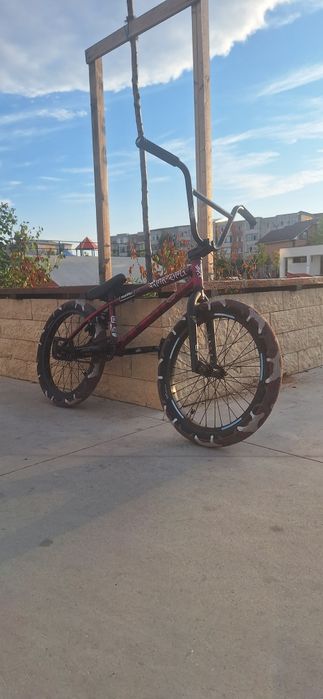 Kink bmx wine curb