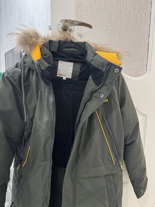 Продам куртку зимнюю на подростка