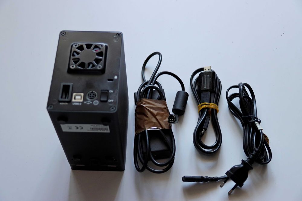 Rack Raidsonic Icybox + 2 HDD WD de 3TB