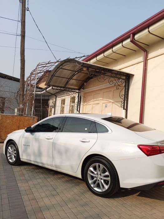 Malibu 2 2.4mator beliy jemchuk sotiladi