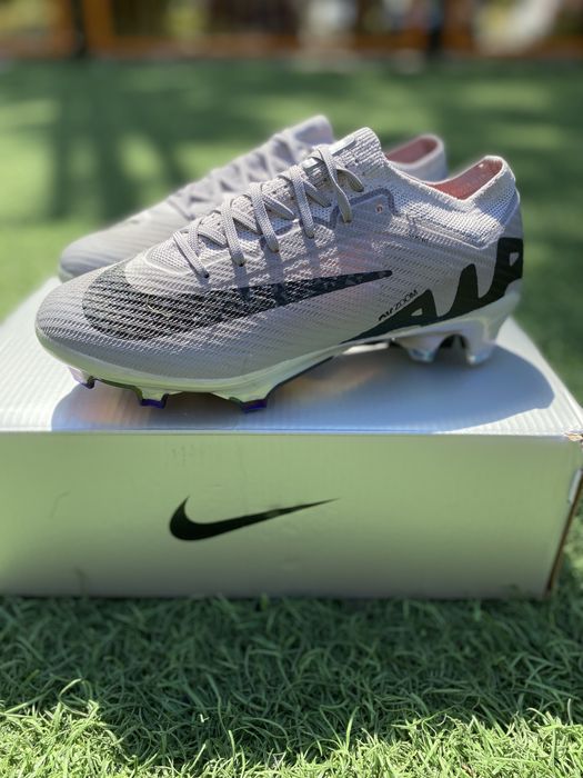 Футбольные бутсы