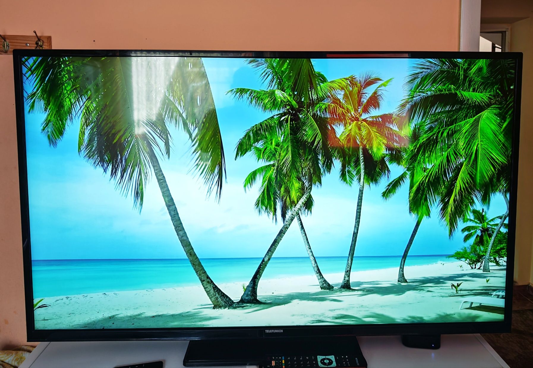 Телевизор Telefunken 55″ D55U297M4CW– отлично състояние