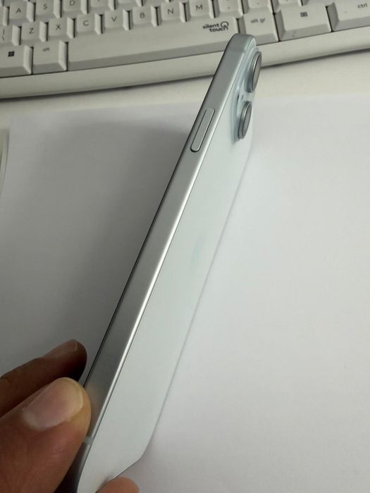 Vând iphone 15 Plus