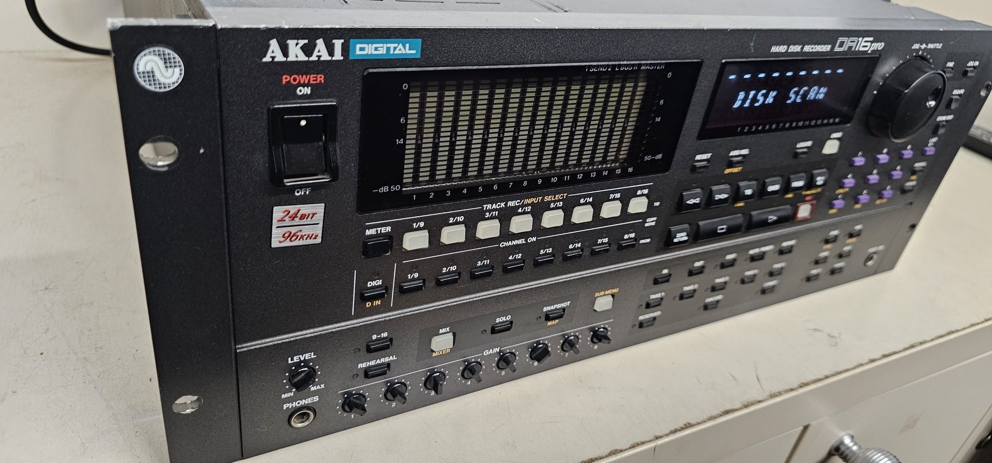 AKAI DR16 PRO, recorder multicanal vintage