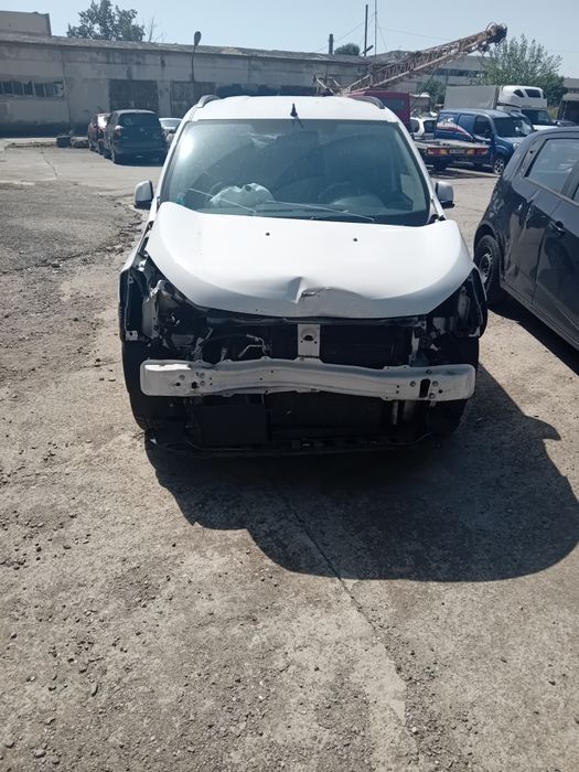 Дачия Лоджи 1.6 83 к.с на части Климатик,НАВИГАЦИЯ