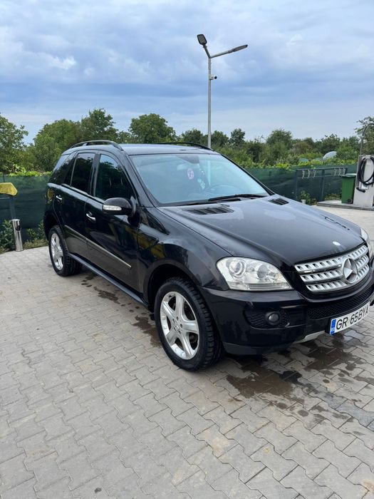 Vând Mercedes ml