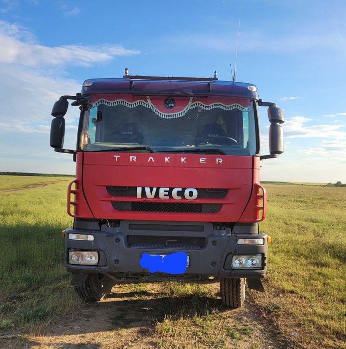 Iveco trakker 8x4 cursor 14 450