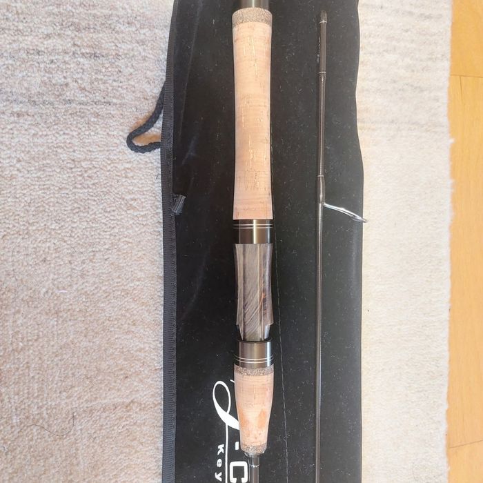 Пъстървова спининг въдица Jackall T-connection Stream