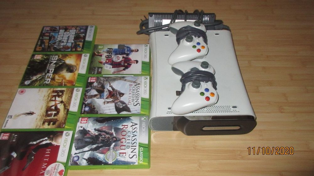 Xbox 360 с подарък 7 игри