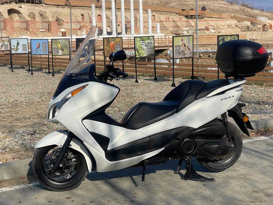 Продава, заменя - HONDA FORZA 300