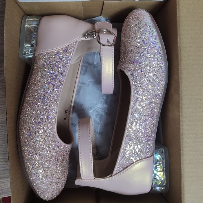 Pantofi roz de prințesa, 35