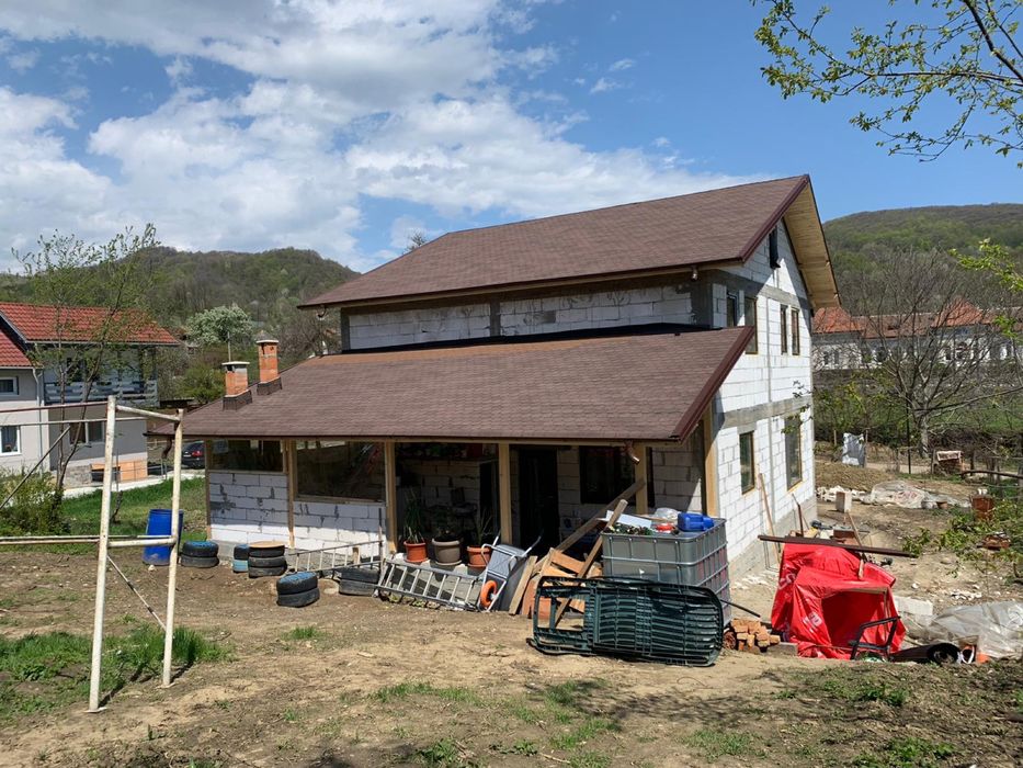 Vand casă Olănești