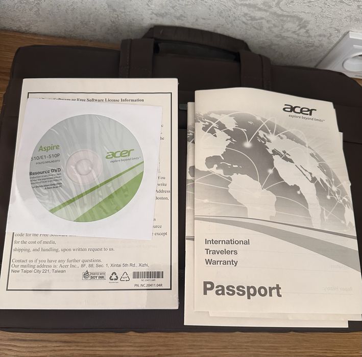 Ноутбук Acer в полном комплекте