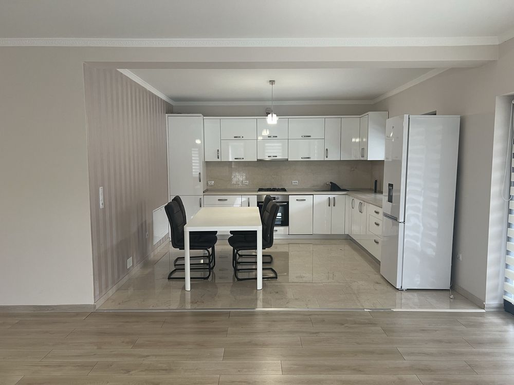 Inchiriez apartament la casa la 5 minute de centrul orasului de mers p
