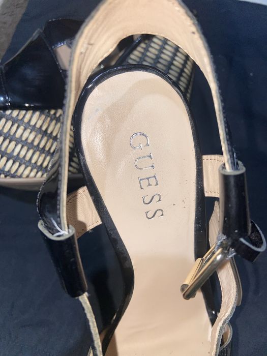 Guess сандали на платформа