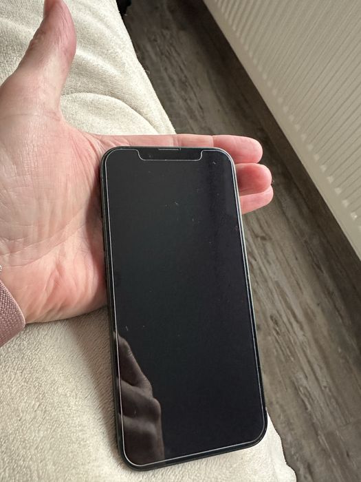 Продавам Iphone 13 128gb