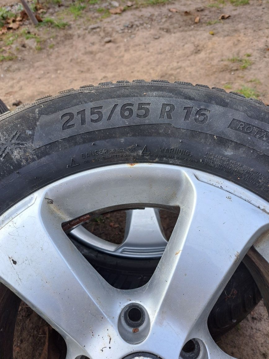 Vând jante aliaj cu cauciucuri de iarnă vw tiguan