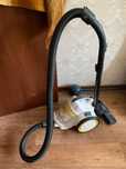 Продам пылесос Karcher VC 3 Premium белый. Компактный