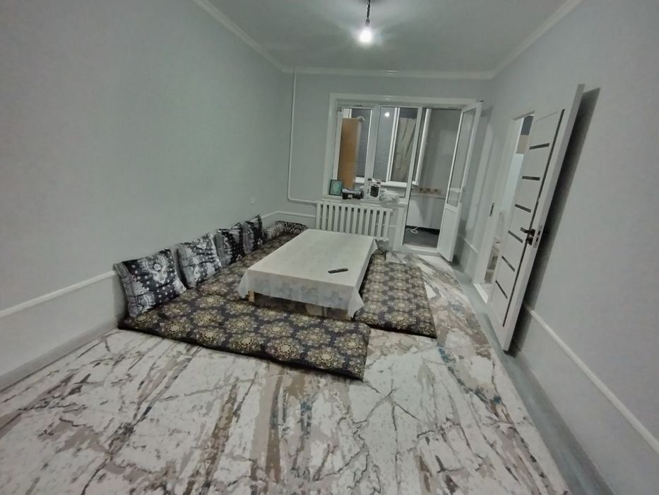 Юнусабад 8 квартал. Продается квартира 2/1/4