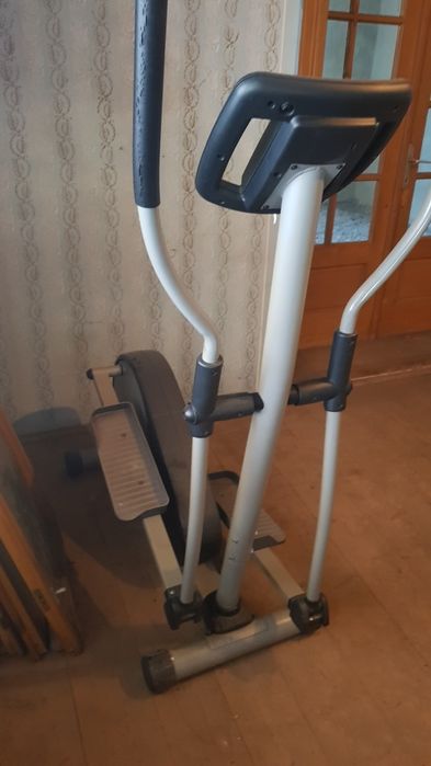 Cross trainer, crosstrainer