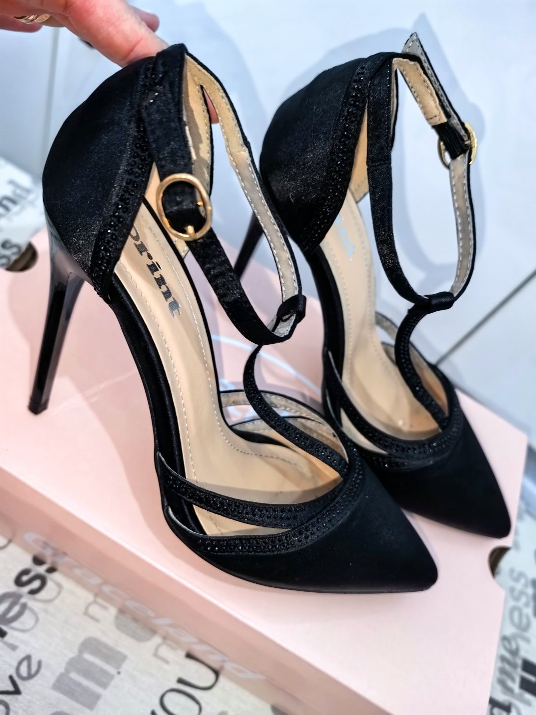 Pantofi stiletto mărimea 36