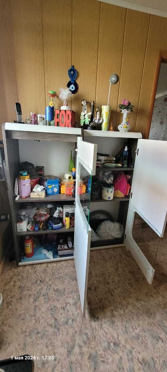 Шкаф с подсветкой